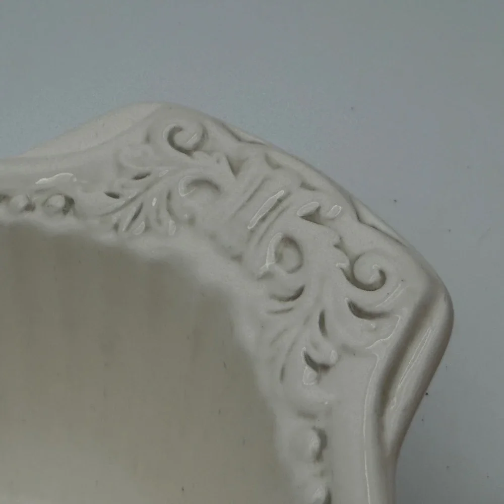 American Atelier Baroque 5286 Ironstone Handled Bowls Set of 2 Cream‎ White